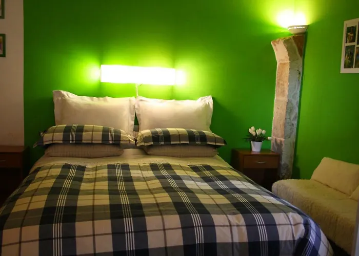 לינה וארוחת בוקר Mini Cascata 3*